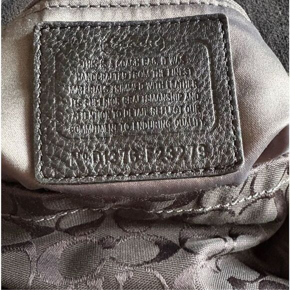 COACH - EUC Park Signature C Black Hobo with Leather Trim & Strap. BEAUTIFUL! - Picture 4 of 16